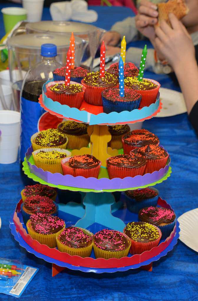 cupcake stand for birthdays