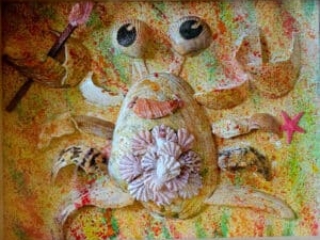 Crab made from seashells